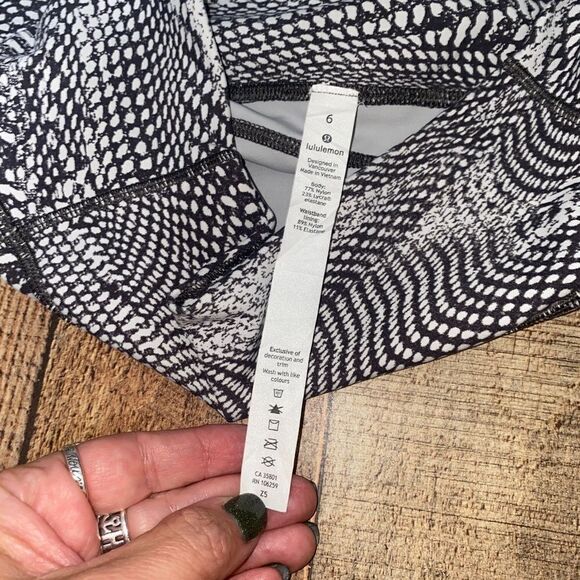 Lululemon In Movement Short *Everlux 2.5"
Swerve Vapor Metal Grey - Picture 9 of 14